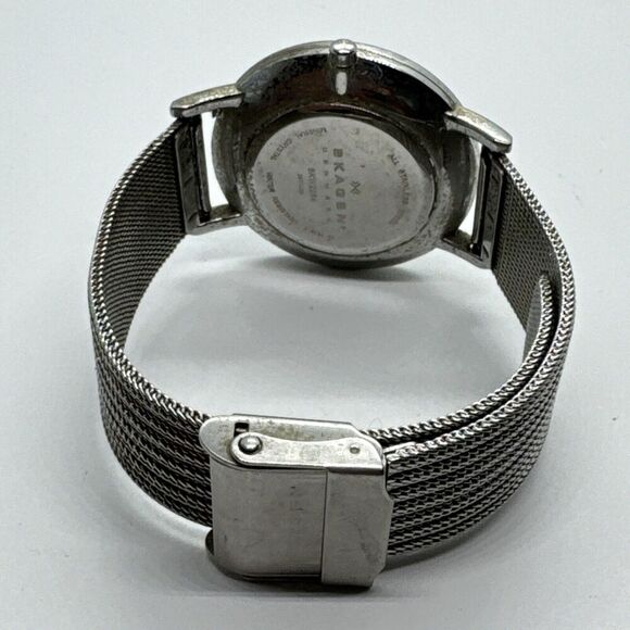 Skagen Denmark SKW2284 Women's Silver Stainless Steel Mesh Analog Watch AEA321 - Picture 9 of 11